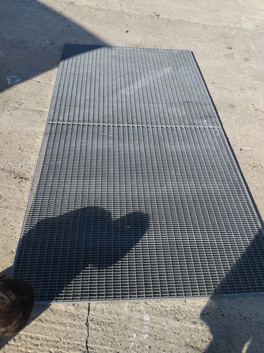 Vând gretare zincate pentru podețuri sau trepte