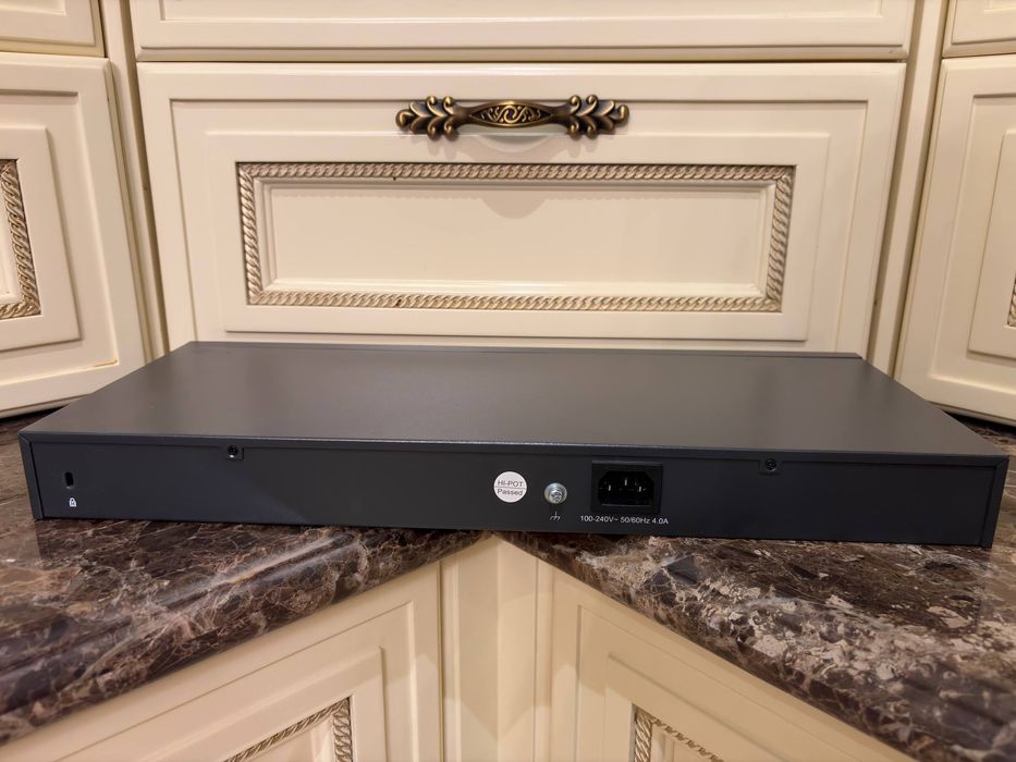 TP-link TL-SG1218MPE (18 порт + SFP) + PoE