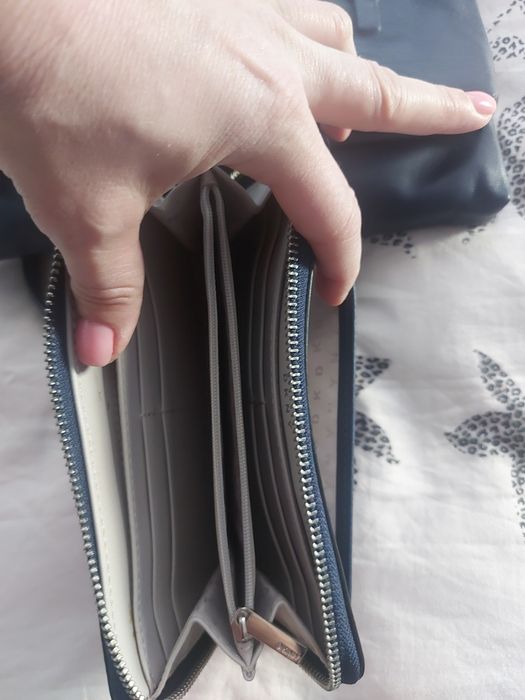 Чанта и портфейл DKNY