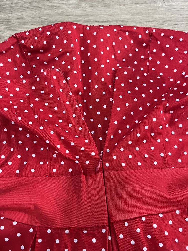 Червена Дамска рокля на точки, размер S