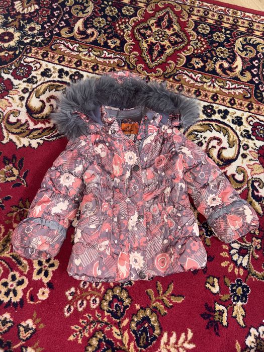 Отдам даром куртку для девочки от 2-3 лет, сломана молния.