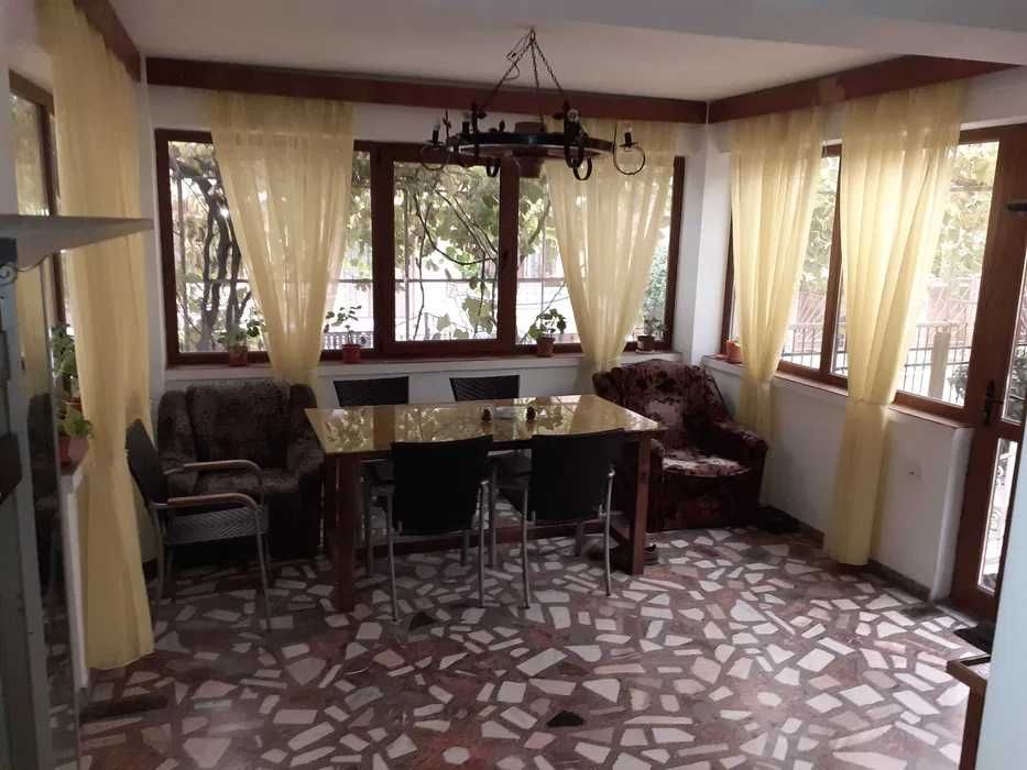 Proprietar inchiriez vila 6 camere in Constanta, Agigea ,Lazu