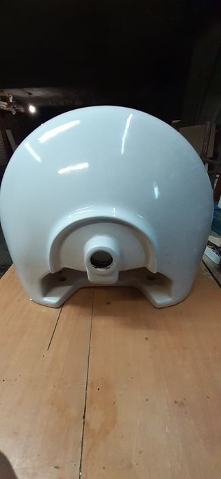 Мивка за баня. Ширина 60 см. Дълбочина 48.5 см.