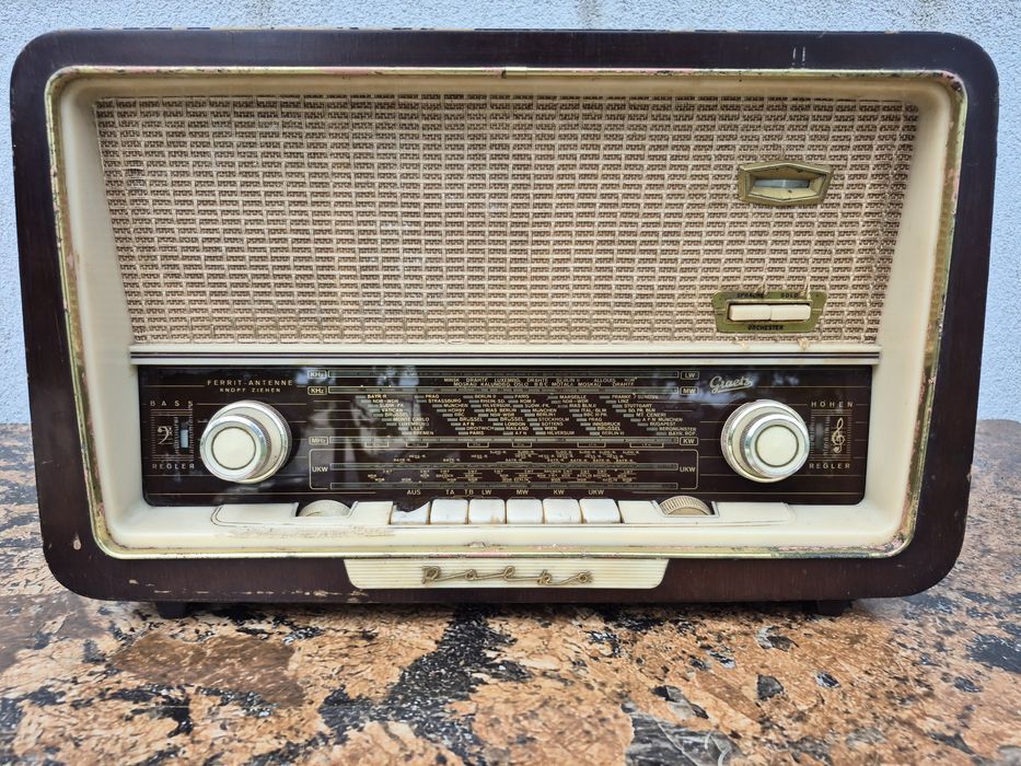 Radio cu lampi Graetz Polka 613 made in Germany fabricat in 1958

Radi