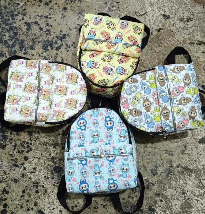 Детска раничка с весели герои – удобство и настроение за всяко дете