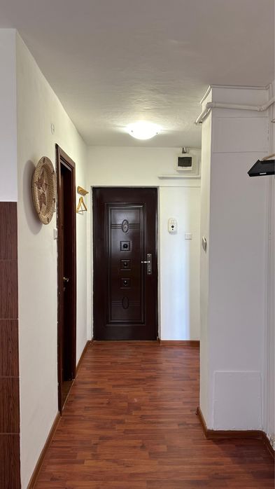 Inchiriez garsoniera nemobilata confort I sporit zona 1 Decembrie