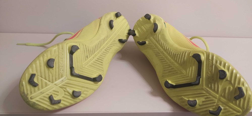 Продавам бутонки Nike Mercurial номер 38.5