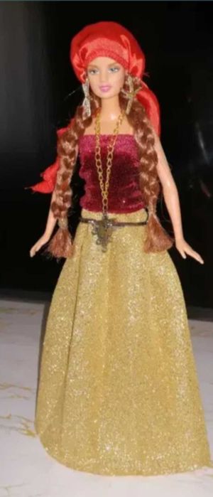 Papusi Barbie de colectie, noi, resigilate in alte cutii