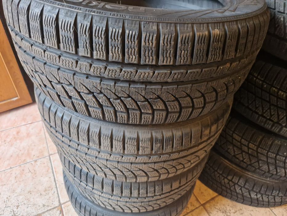 Anvelope Iarnă Nokian 215 50 17