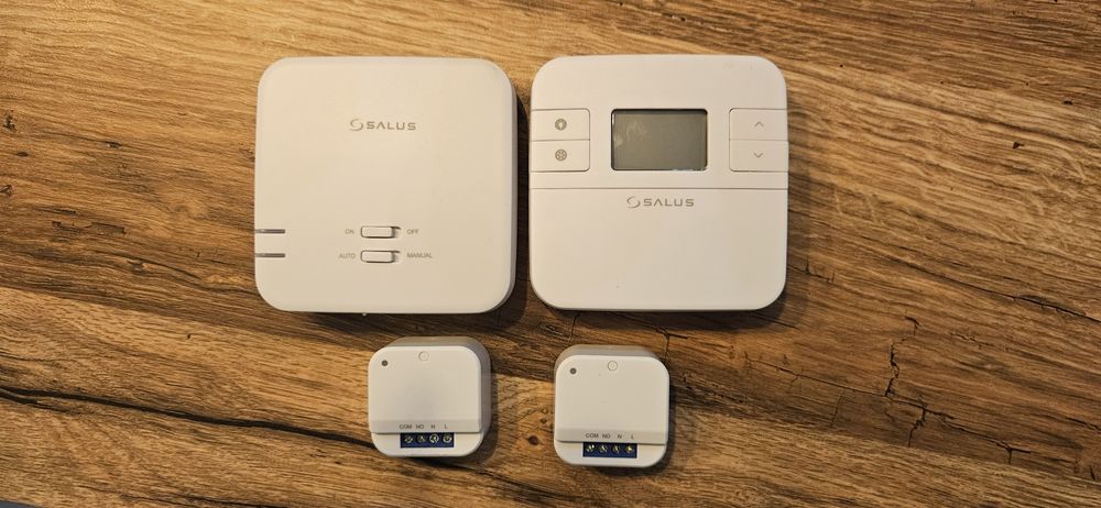 Termostat ambient Salus RT310 + 2 relee Salus SR868