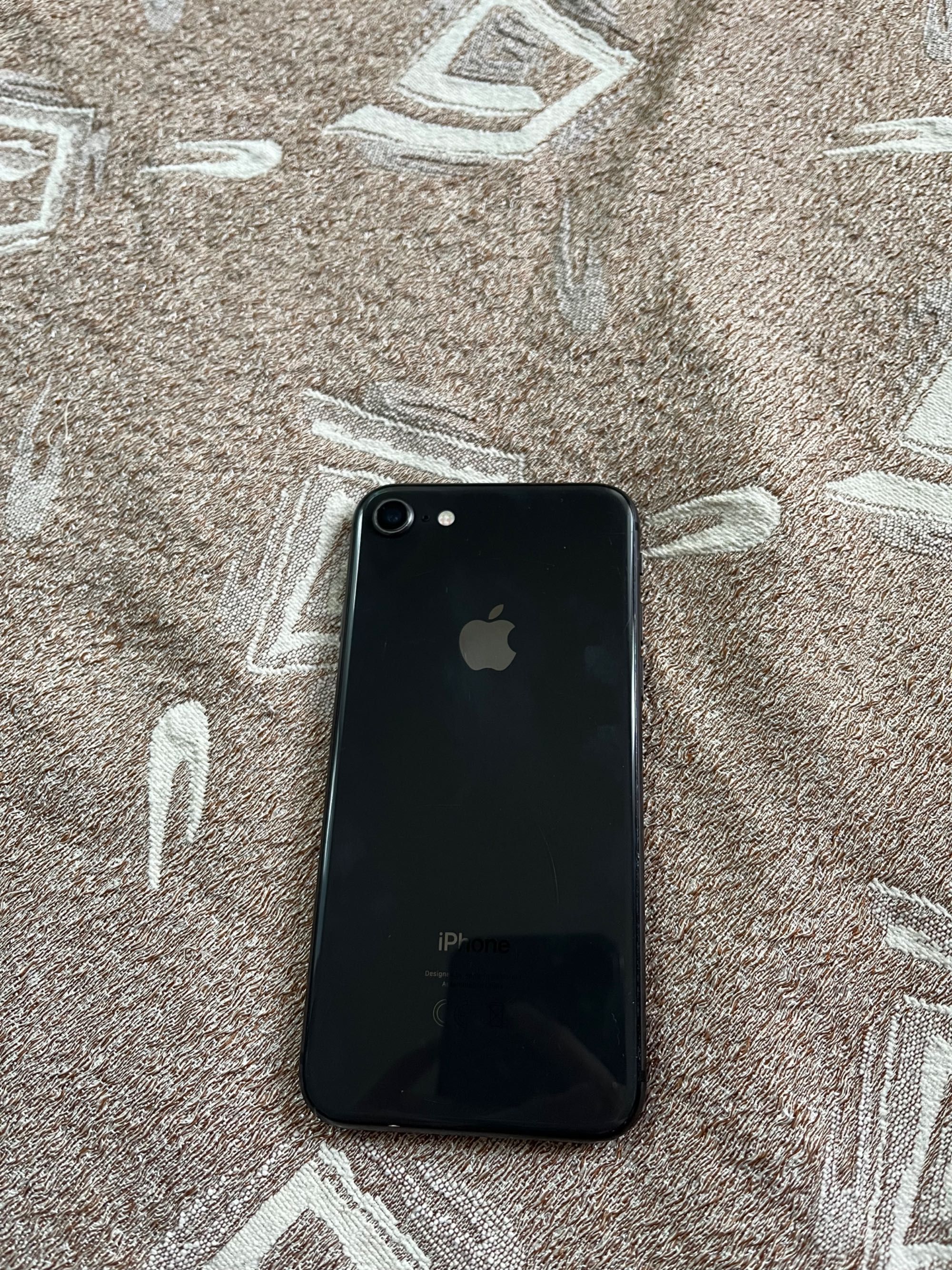 iphone 8 в добро състояние