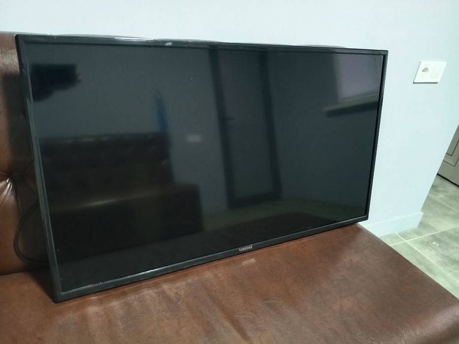 Телевизор б,у.д101 см.