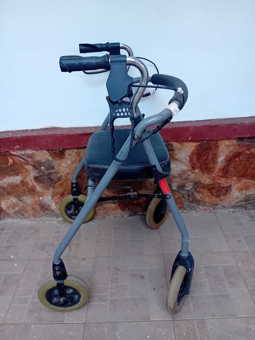 Cadru de mers pe roti o frana .defect 1