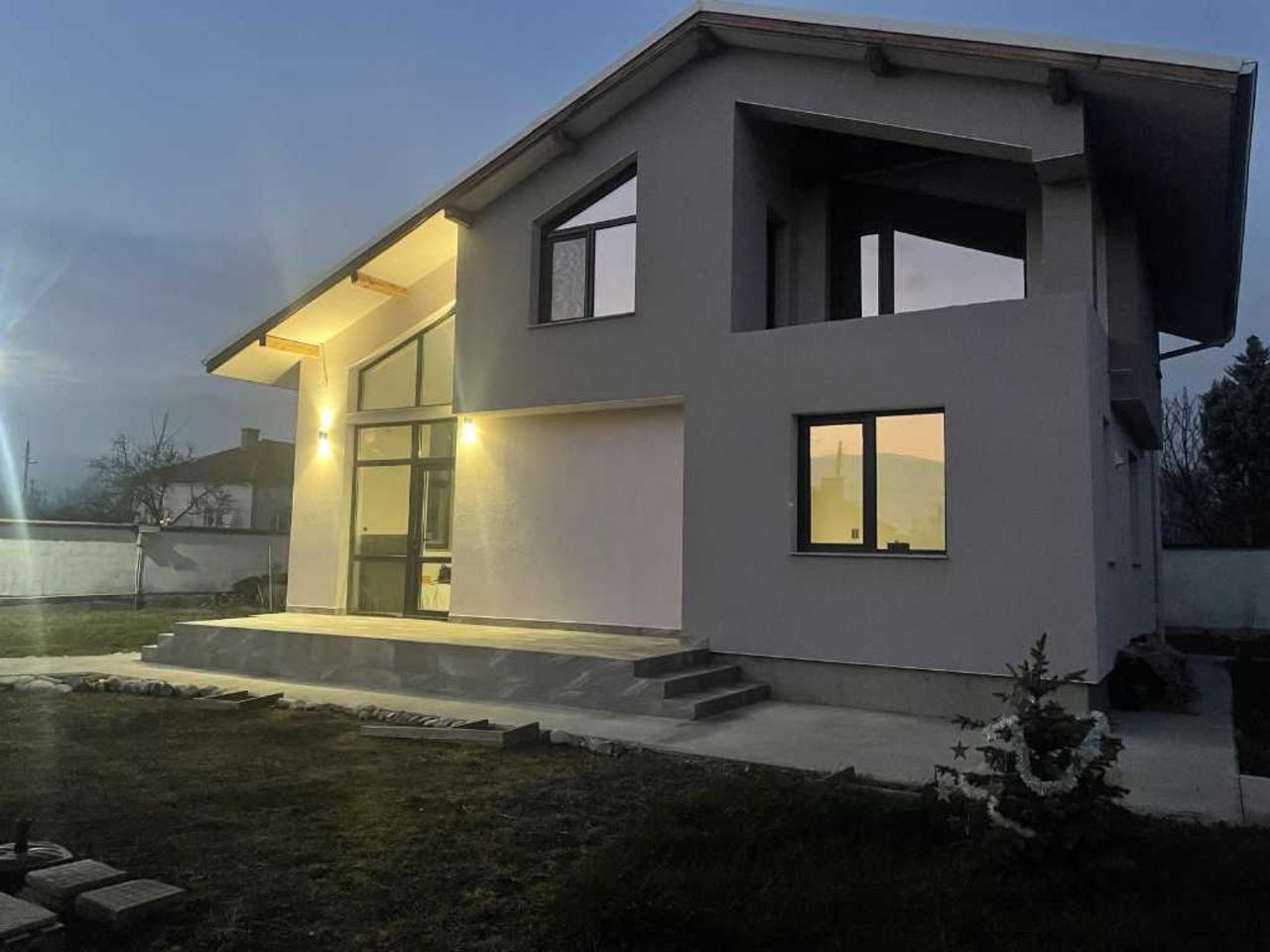 Дава се под наем Къща в Пловдив, Тракия - 250 кв.м за 1150 € - Снимка #10