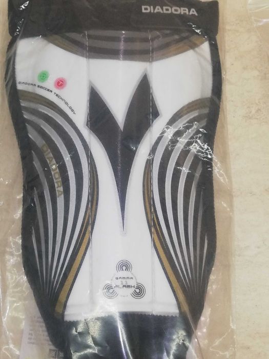 Футболни протектори Diadora