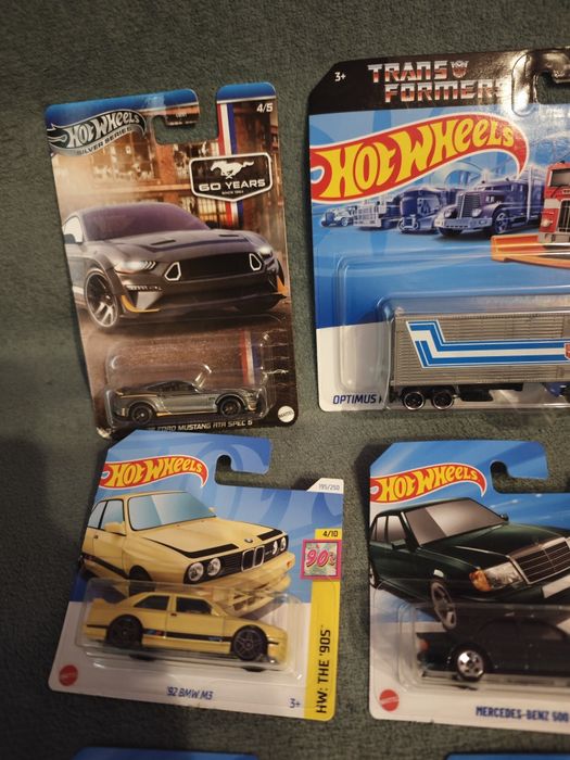 Vând mașinuțe HotWheels