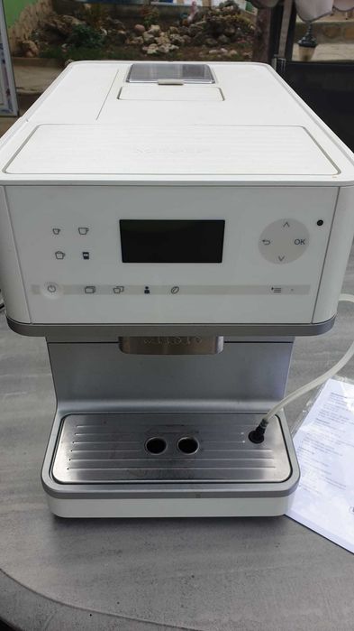 Miele Кафеавтомат СМ6100