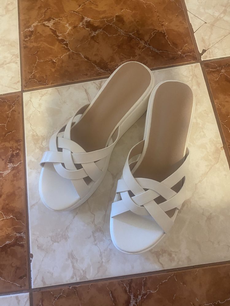 Papuci cu talpa 6 cm , comozi nr 41