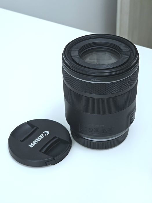 Obiectiv Canon RF 85mm F2 Macro IS STM, impecabil