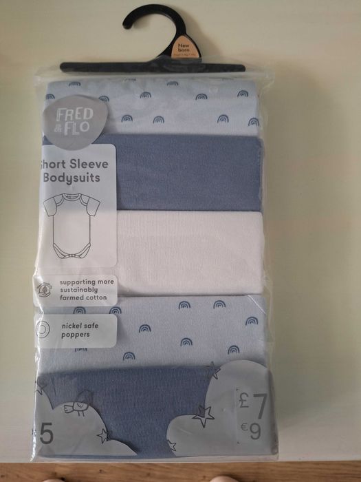 Два комплекта нови английски бодита