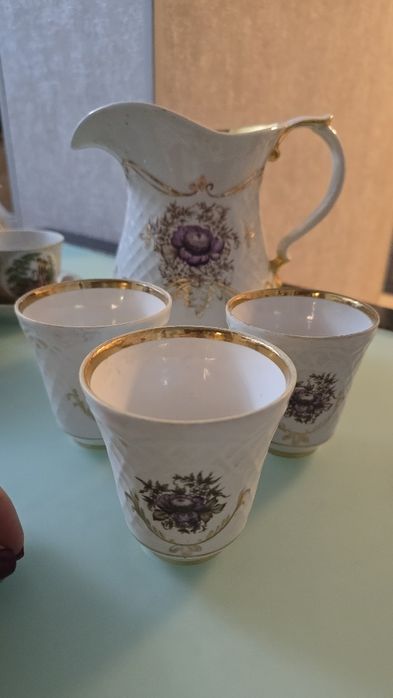 Сервиз фарфоровый