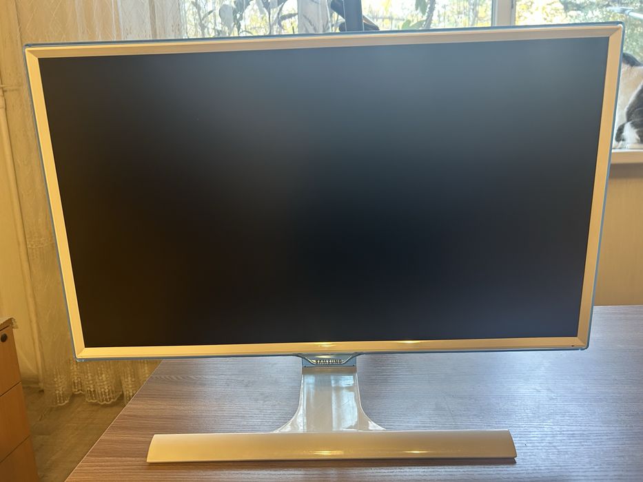 Монитор Samsung FullHD 24 дюйма