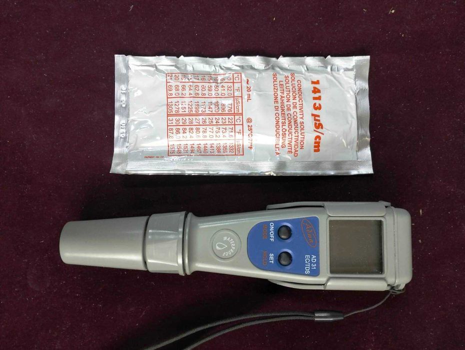 Dispozitiv pentru testarea  calitatii  apei