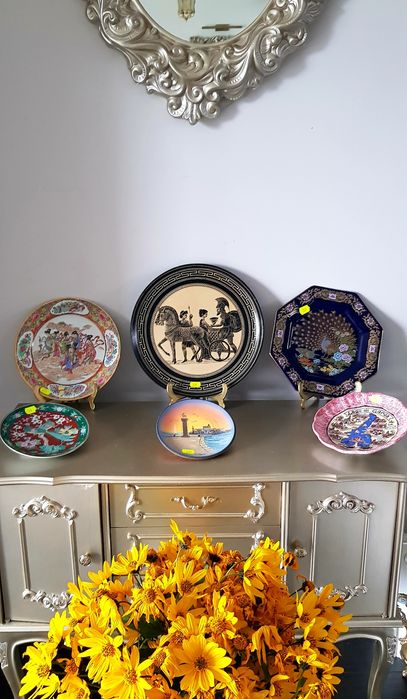 Farfurii vechi decorative din porțelan și ceramică
