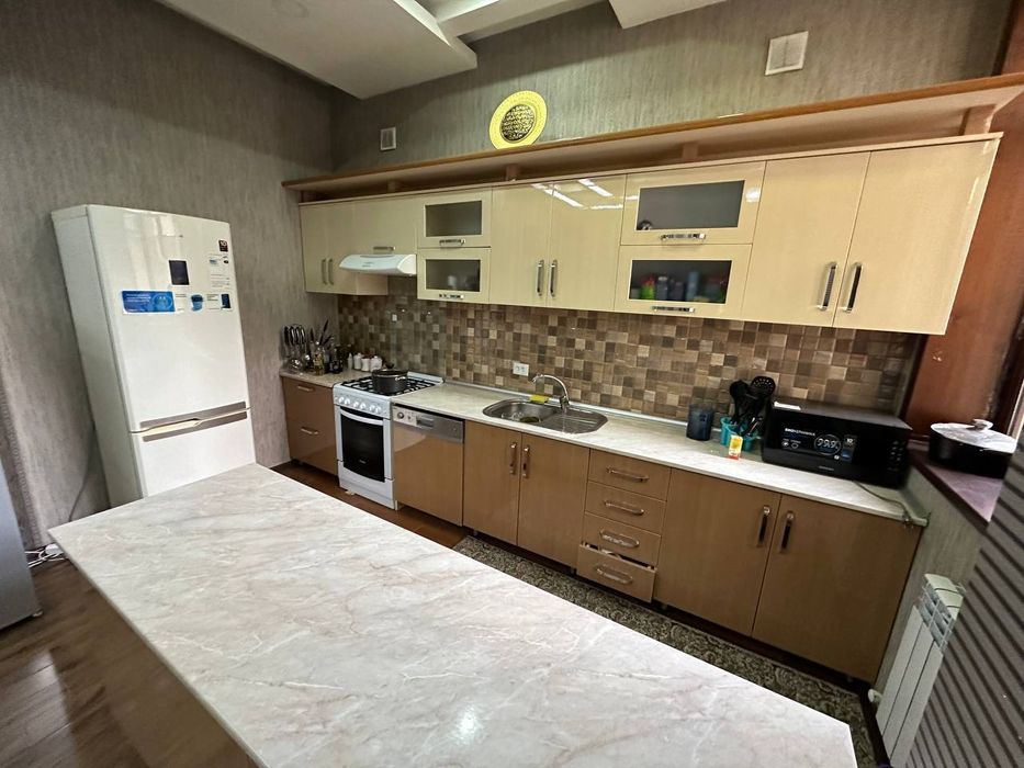 срочно сдаётся Евродом никитина 4-соток 3-уровень 6-комнат 4-санузлов