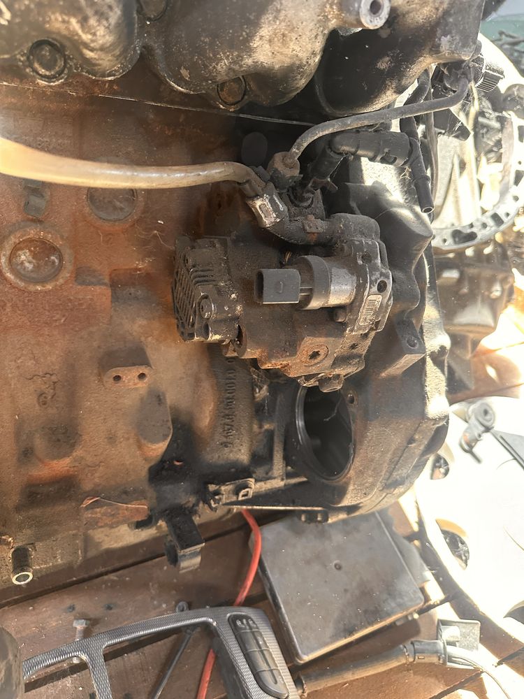 Motor 2.8 man 158 cp lt46
