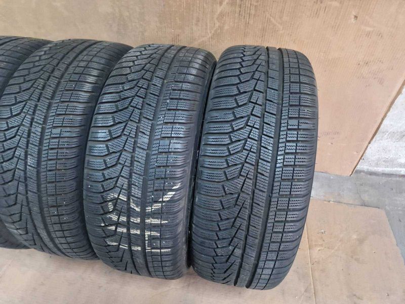 4 броя Hankook R19 235/50/ 
зимни гуми 
DOT3719