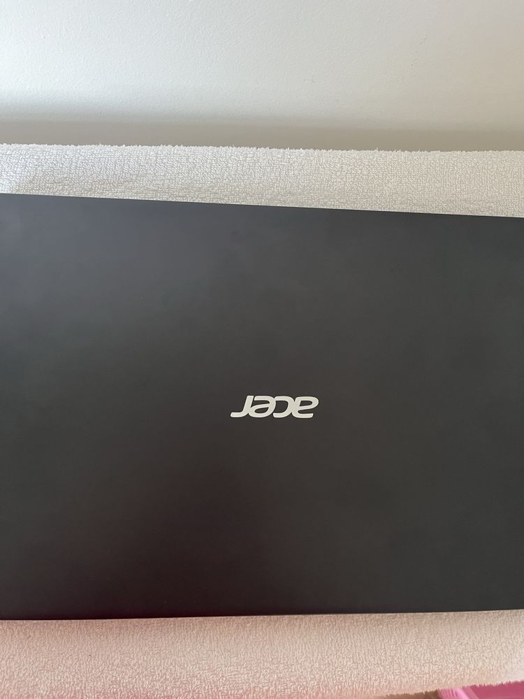 Vând laptop Acer Aspire 5