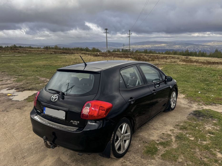Toyota Auris 2.2 D-4D Full Option • Trapa • Keyless