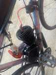 Vand bicicleta cu motor