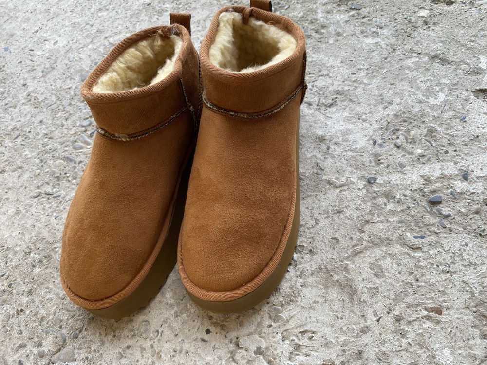 Vand    Ugg  noi