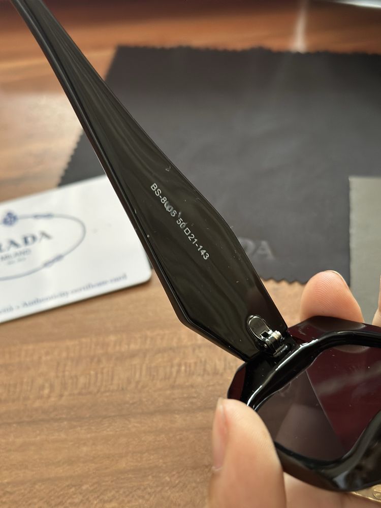 Ochelari de soare prada