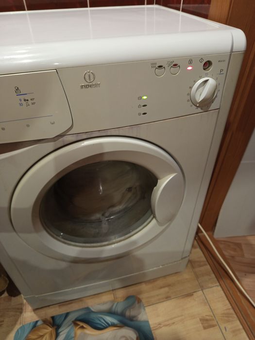 Стиральная машина indesit