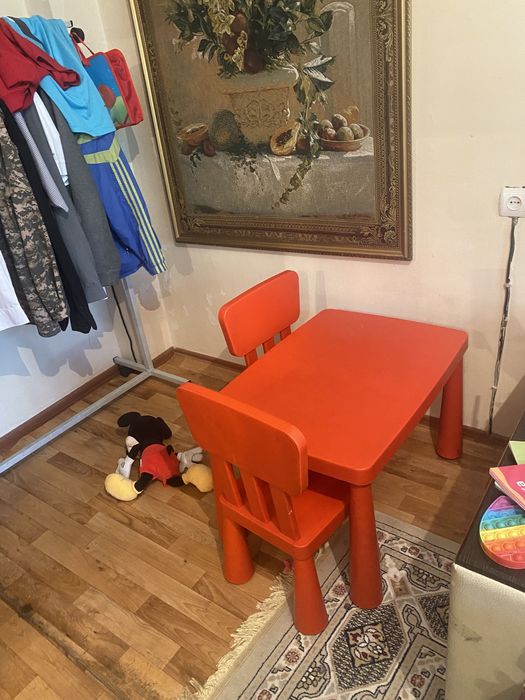 Детски стол со стульями