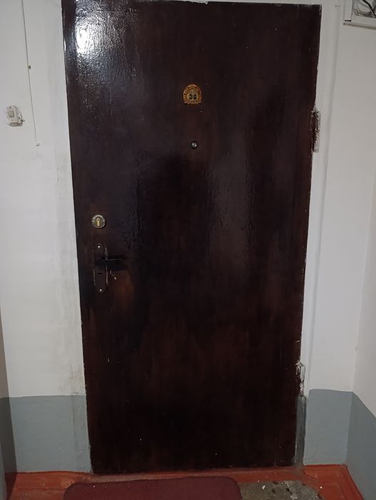 Металлическая дверь. Б/У