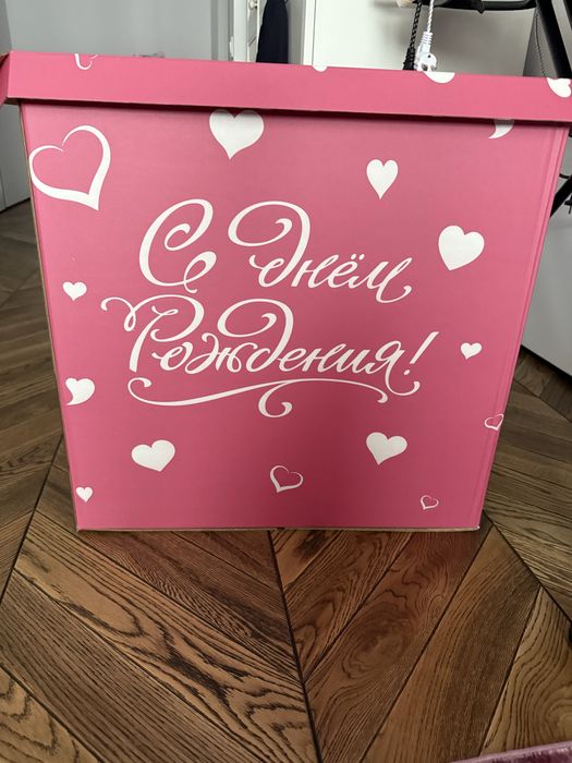 Продаю подарочную коробку новую