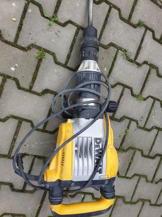 inchiriez mai compactor, placa și picamer, mașina taiat beton,betonier