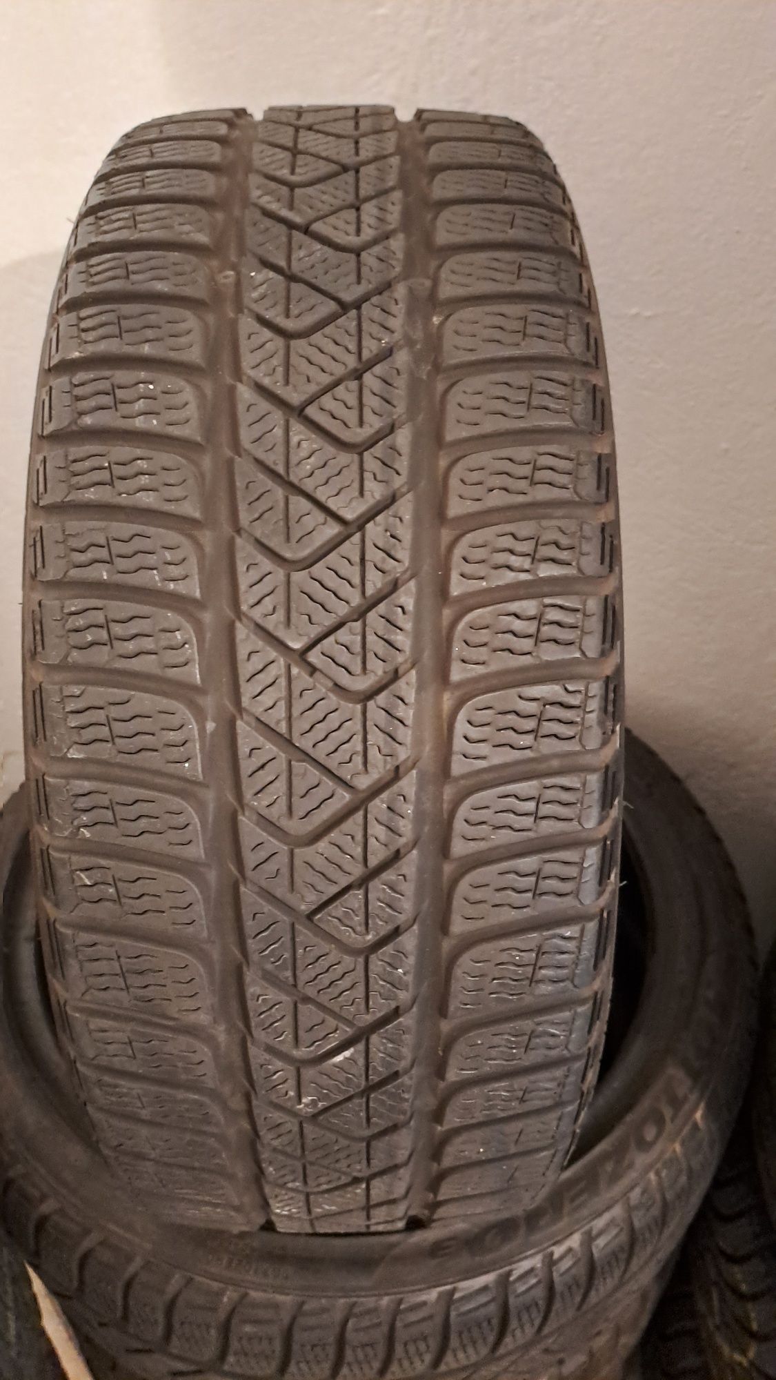 Anvelope iarna 205 40 r17 PIRELLI