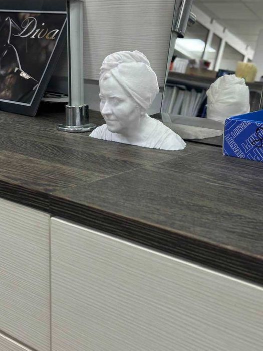 rame ochelari, bust, suporti, vaze si orice obiect la imprimanta 3d