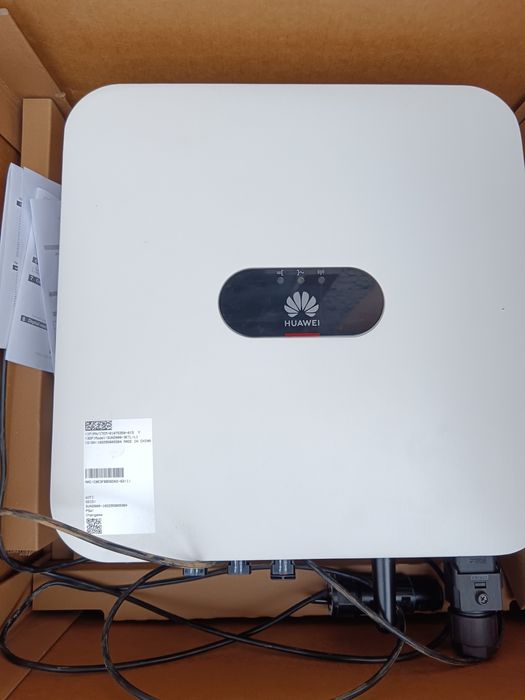 Invertor hibrid Huawei 3kw