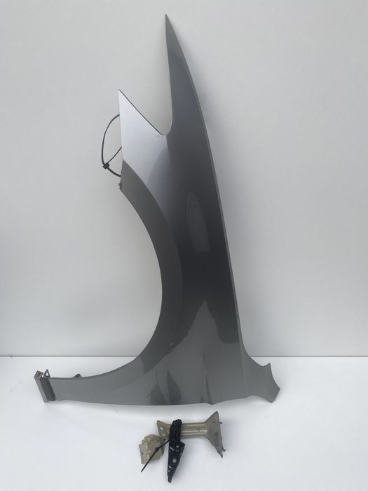 Aripa st fata vw Passat B8 cu toți suporti / cod de culoare LB7W