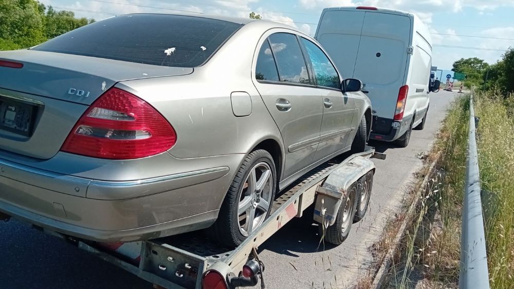 Продава се само на части Mercedes E270 CDI E280CDI 2003 год