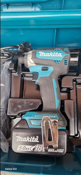 Makita impact ,multicutter pe acumulator.