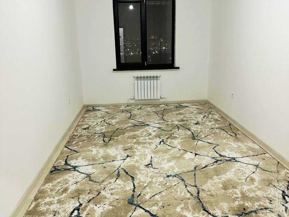 3 xonali arzon kvartira, 82 m², 13-qavat, balkonli. Metro Uzgarish