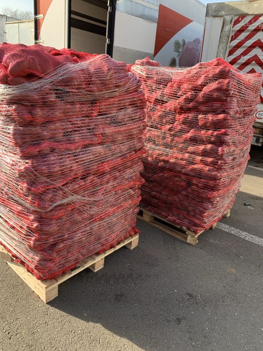 Vand cartofi consum alb rosu