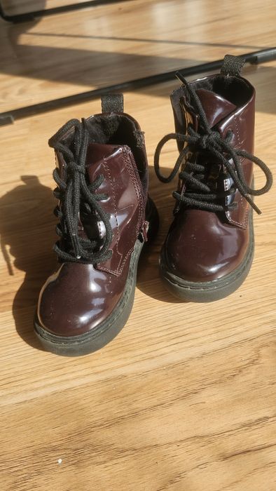 Ghete fetite Zara 22